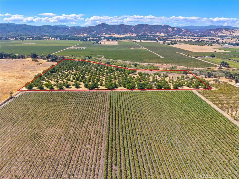 1860 Hummel Lane Kelseyville, CA 95451