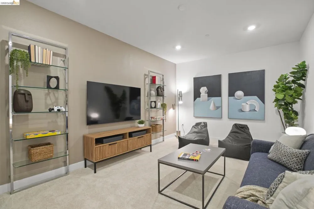 500 Somi Ct #307 Hayward, CA 94544