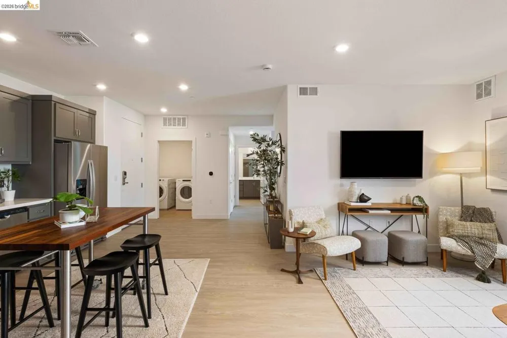 500 Somi CT #308 Hayward, CA 94544