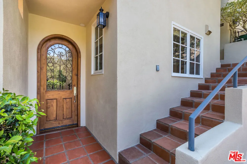 941 Norman Place Los Angeles, CA 90049
