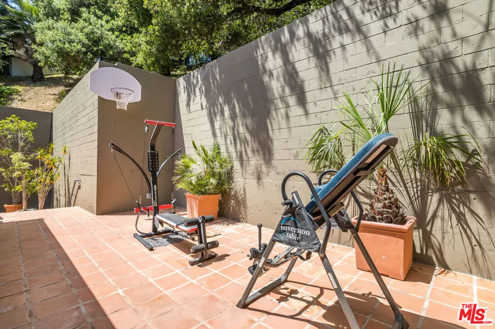 941 Norman Place Los Angeles, CA 90049