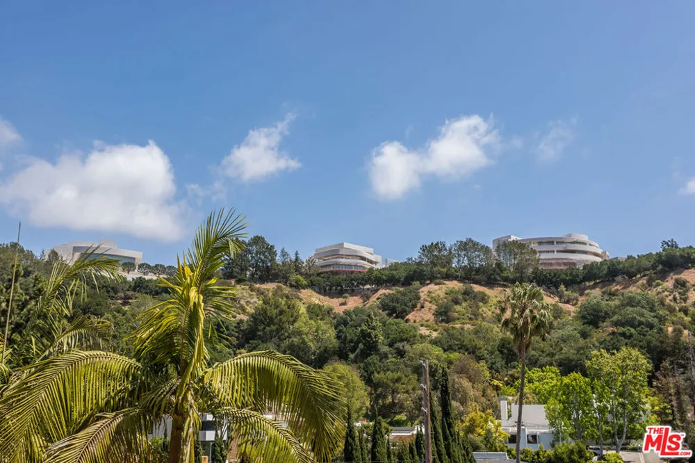 941 Norman Place Los Angeles, CA 90049
