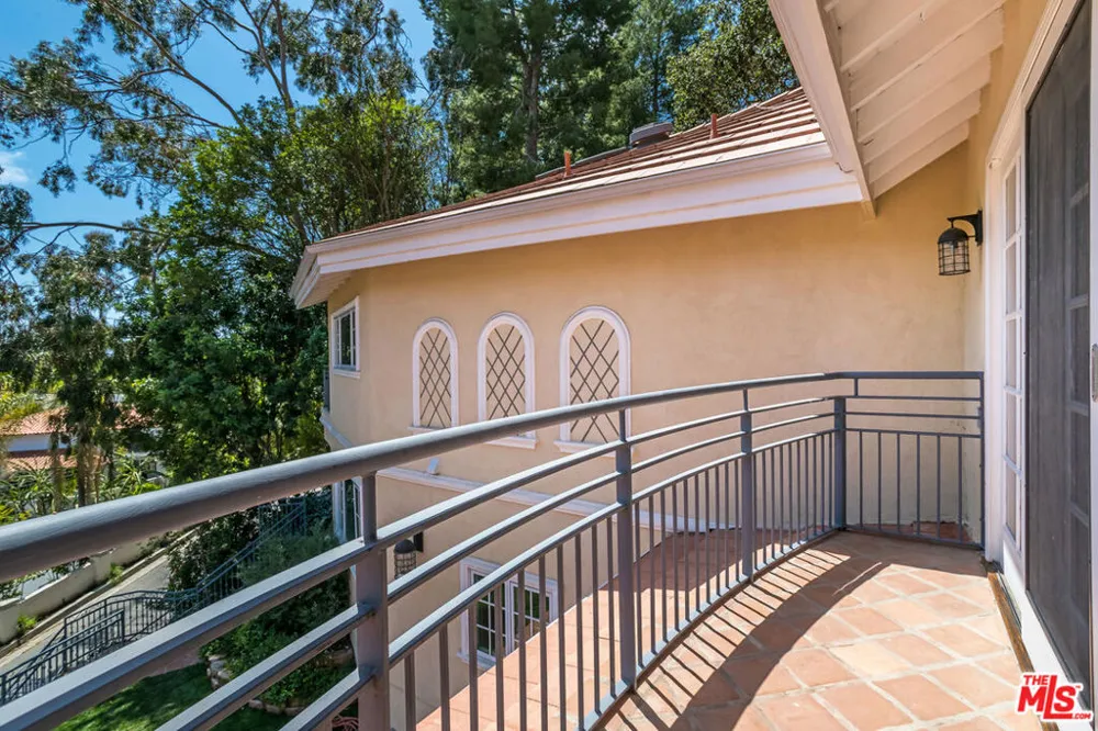 941 Norman Place Los Angeles, CA 90049