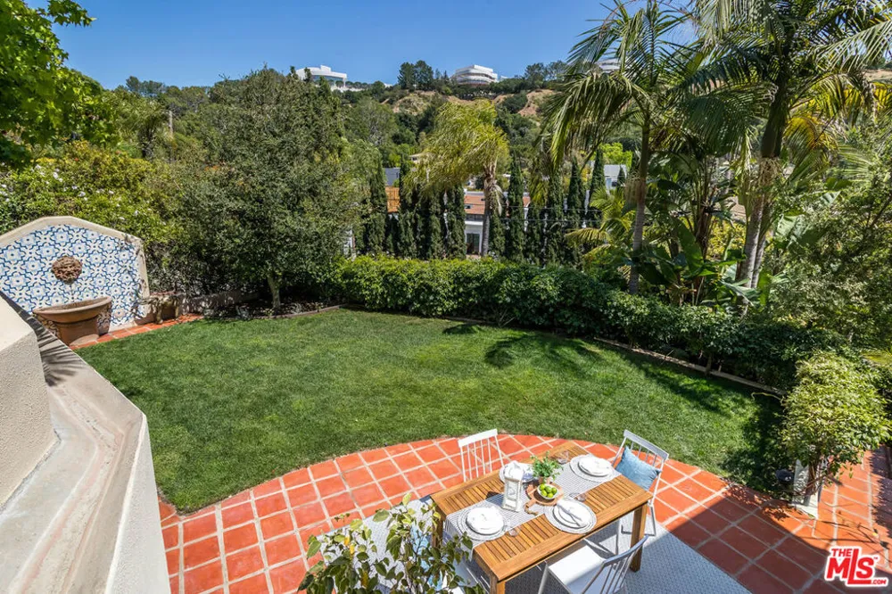 941 Norman Place Los Angeles, CA 90049