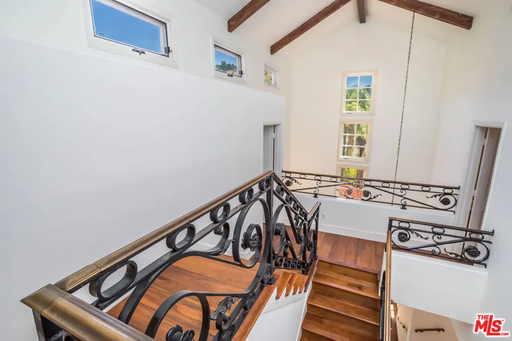941 Norman Place Los Angeles, CA 90049