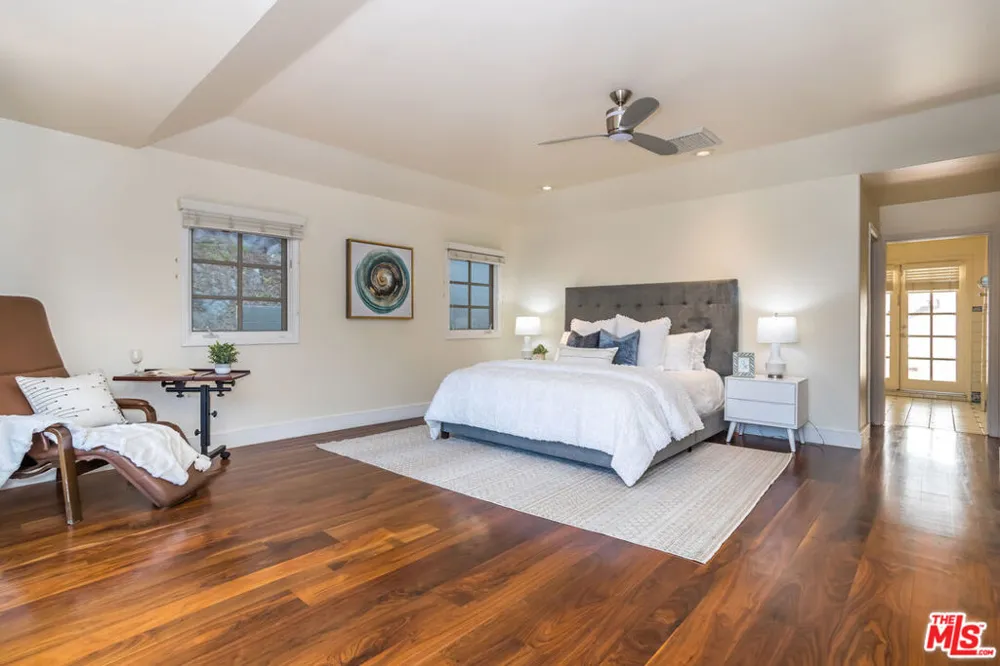 941 Norman Place Los Angeles, CA 90049