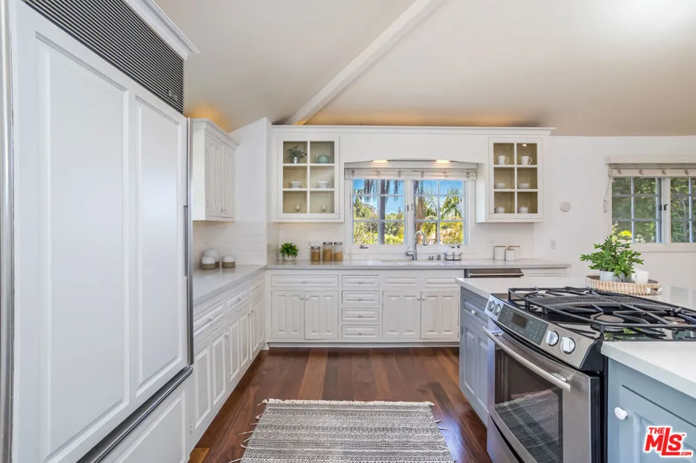 941 Norman Place Los Angeles, CA 90049