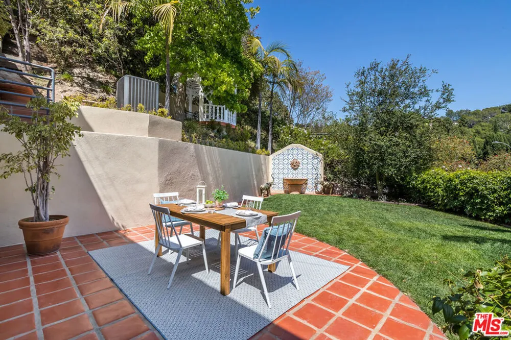 941 Norman Place Los Angeles, CA 90049
