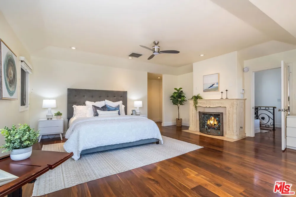 941 Norman Place Los Angeles, CA 90049