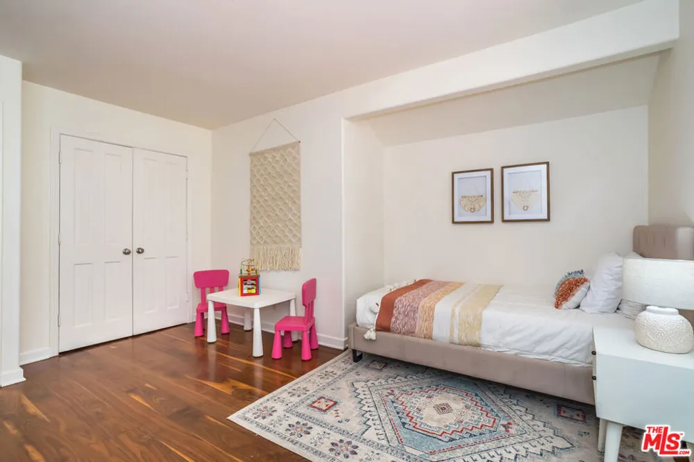 941 Norman Place Los Angeles, CA 90049
