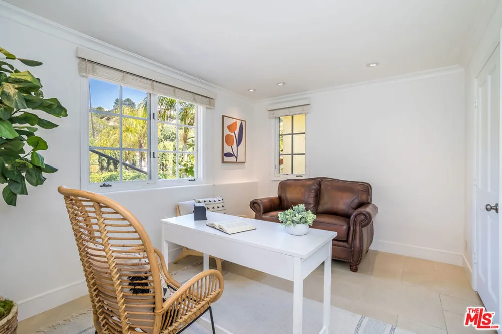 941 Norman Place Los Angeles, CA 90049