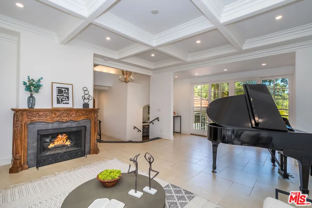 941 Norman Place Los Angeles, CA 90049