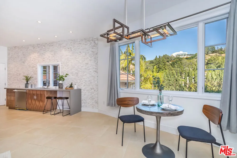 941 Norman Place Los Angeles, CA 90049