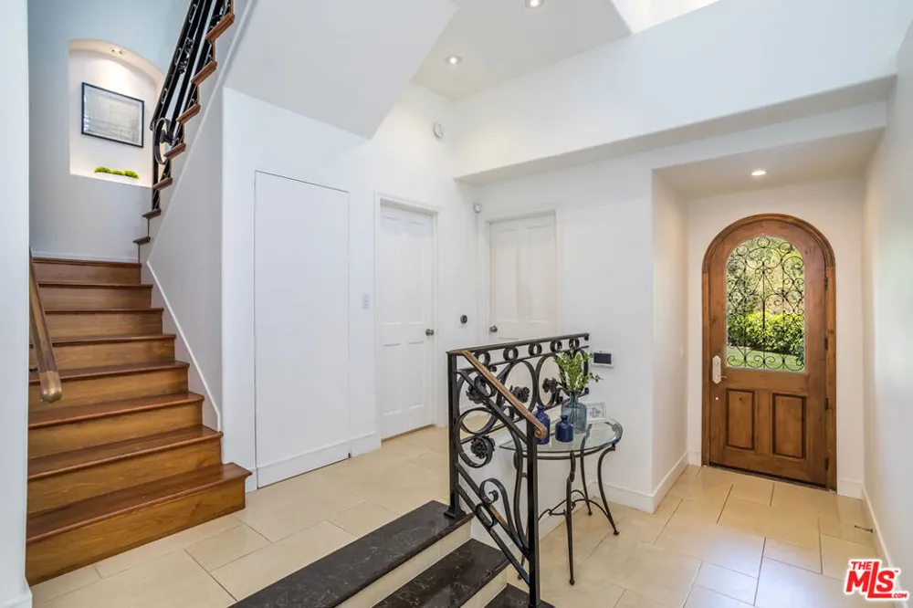 941 Norman Place Los Angeles, CA 90049