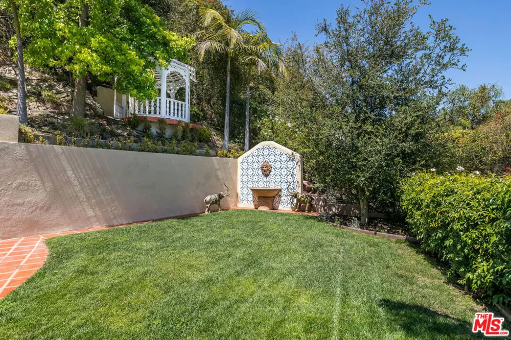 941 Norman Place Los Angeles, CA 90049