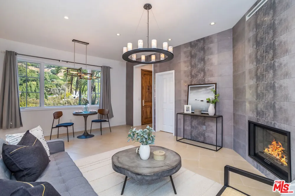 941 Norman Place Los Angeles, CA 90049