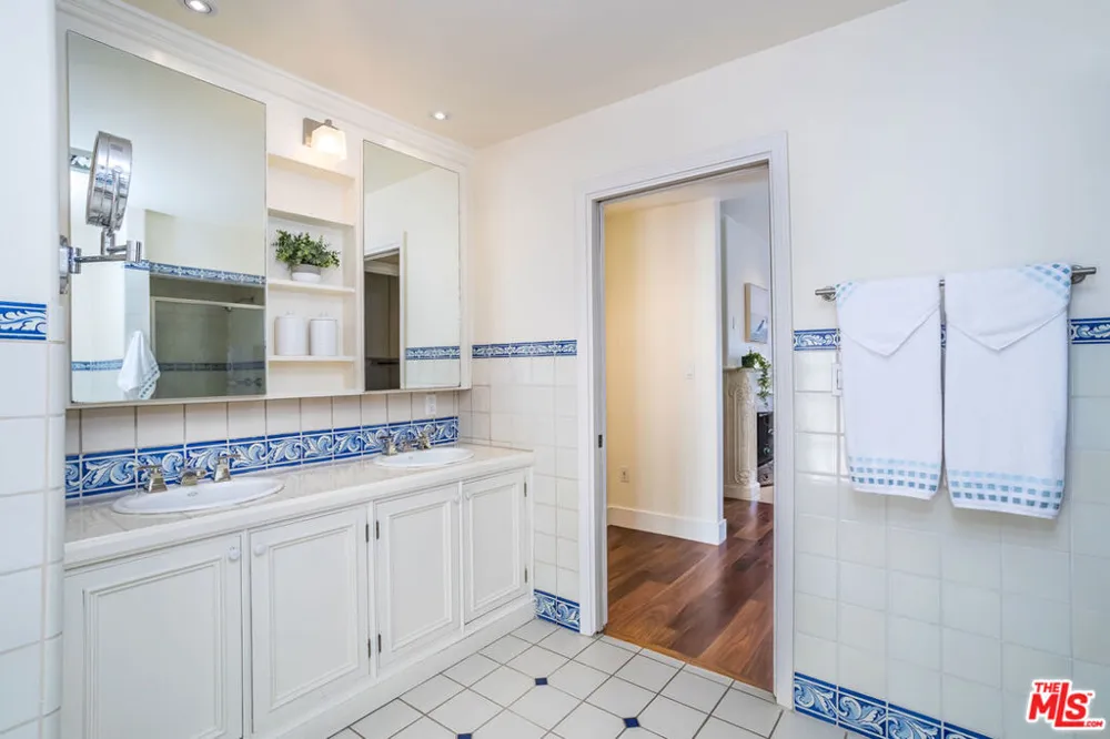 941 Norman Place Los Angeles, CA 90049