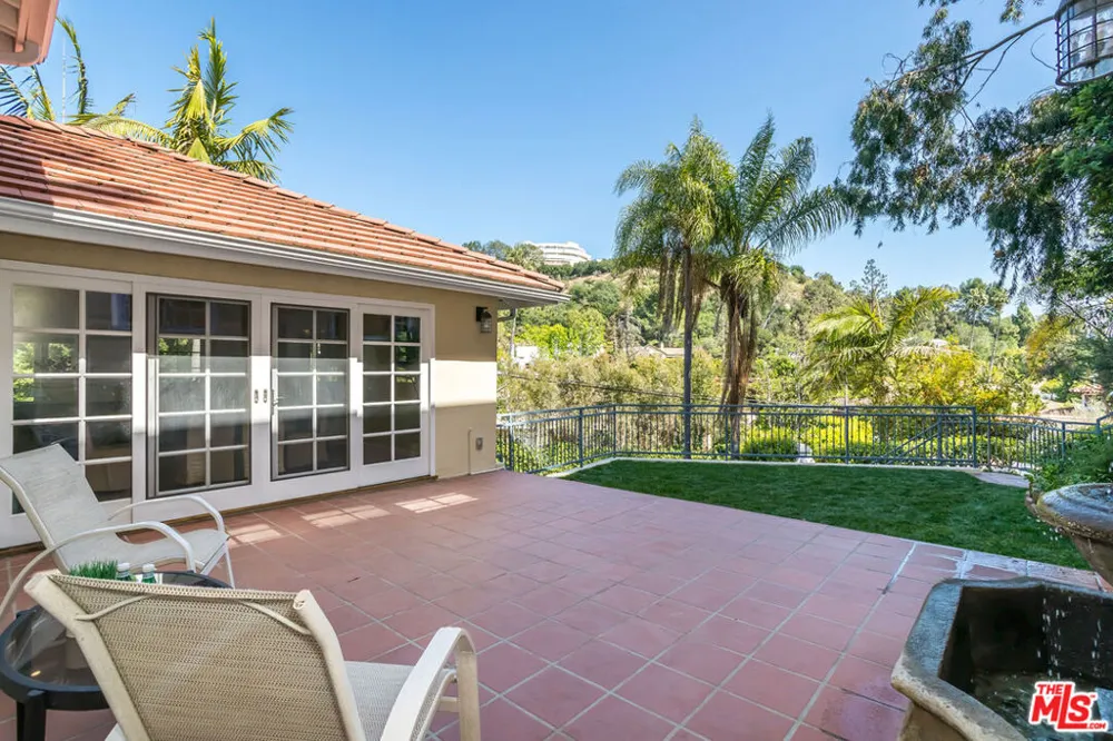 941 Norman Place Los Angeles, CA 90049