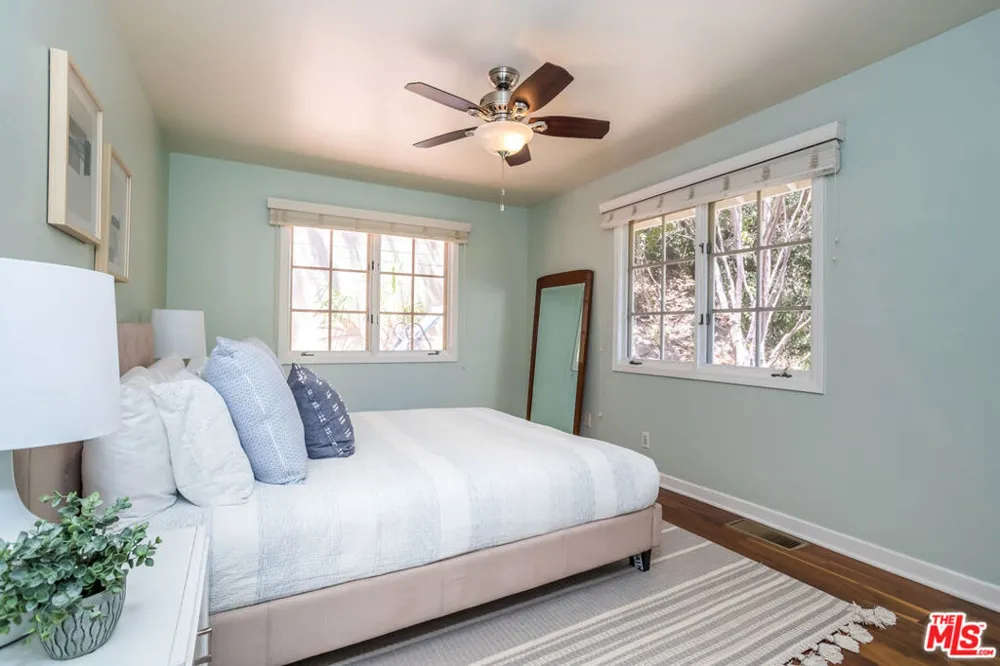 941 Norman Place Los Angeles, CA 90049
