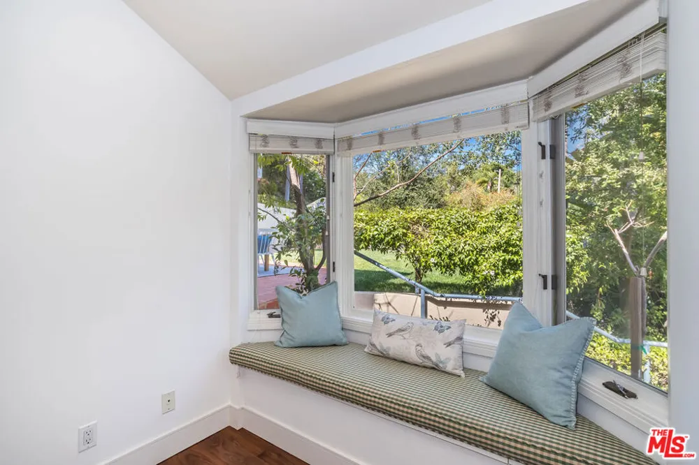941 Norman Place Los Angeles, CA 90049