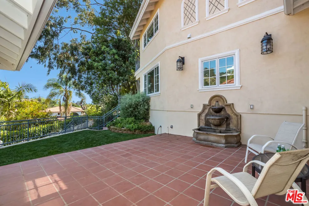 941 Norman Place Los Angeles, CA 90049
