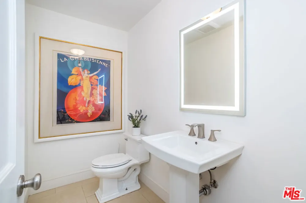 941 Norman Place Los Angeles, CA 90049