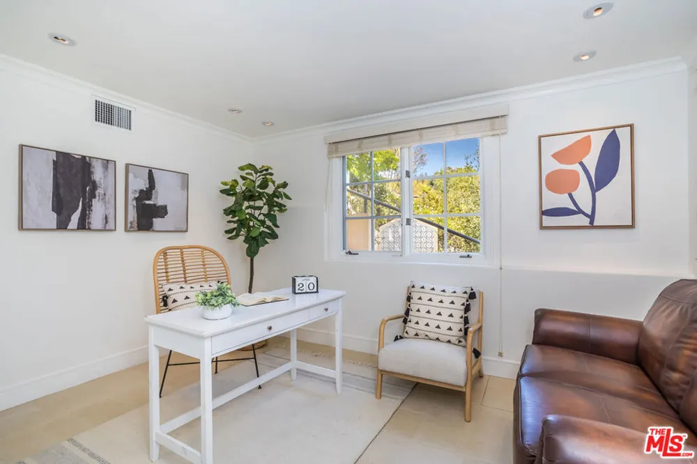 941 Norman Place Los Angeles, CA 90049
