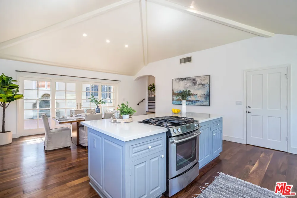 941 Norman Place Los Angeles, CA 90049