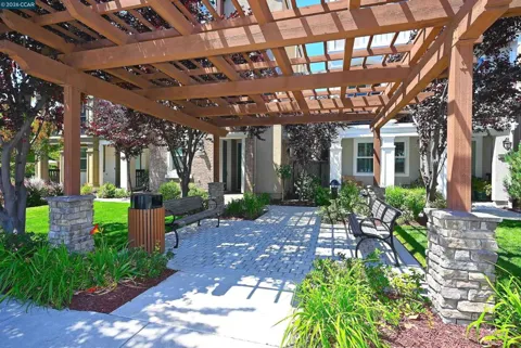 312 Ashton Way