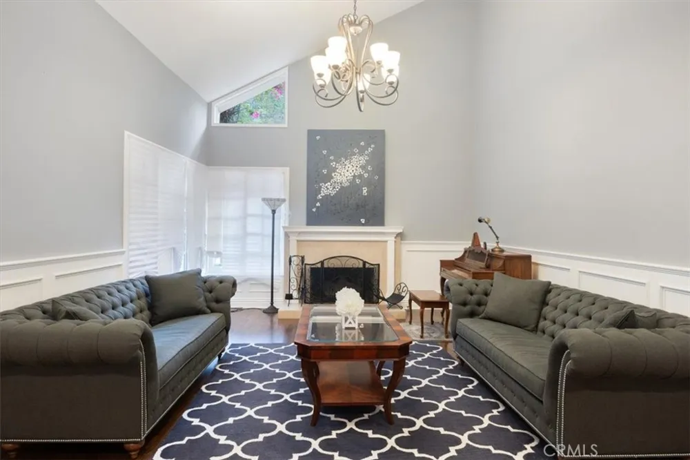 10408 Summer Holly Los Angeles, CA 90077