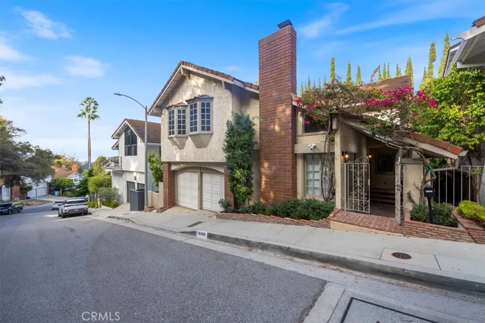 10408 Summer Holly Los Angeles, CA 90077