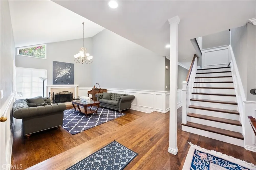 10408 Summer Holly Los Angeles, CA 90077