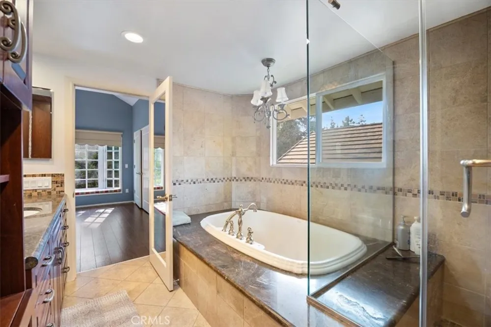 10408 Summer Holly Los Angeles, CA 90077