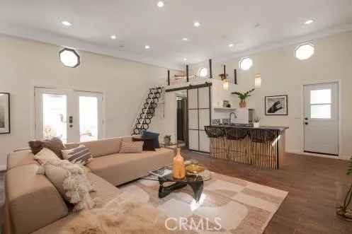 3109 Stanford Avenue Venice, CA 90292