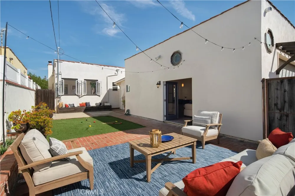 3109 Stanford Avenue Venice, CA 90292