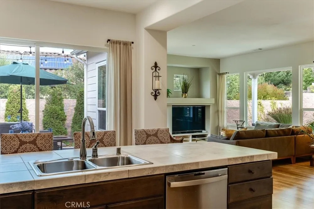 1689 Louise Lane Nipomo, CA 93444