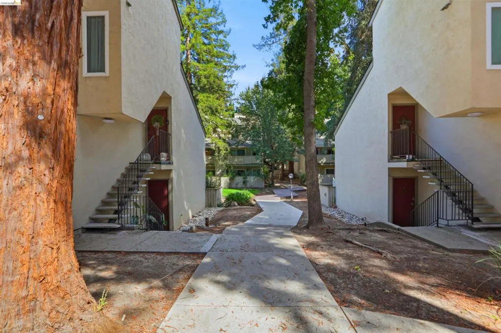 2704 Oak Rd #75 Walnut Creek, CA 94597