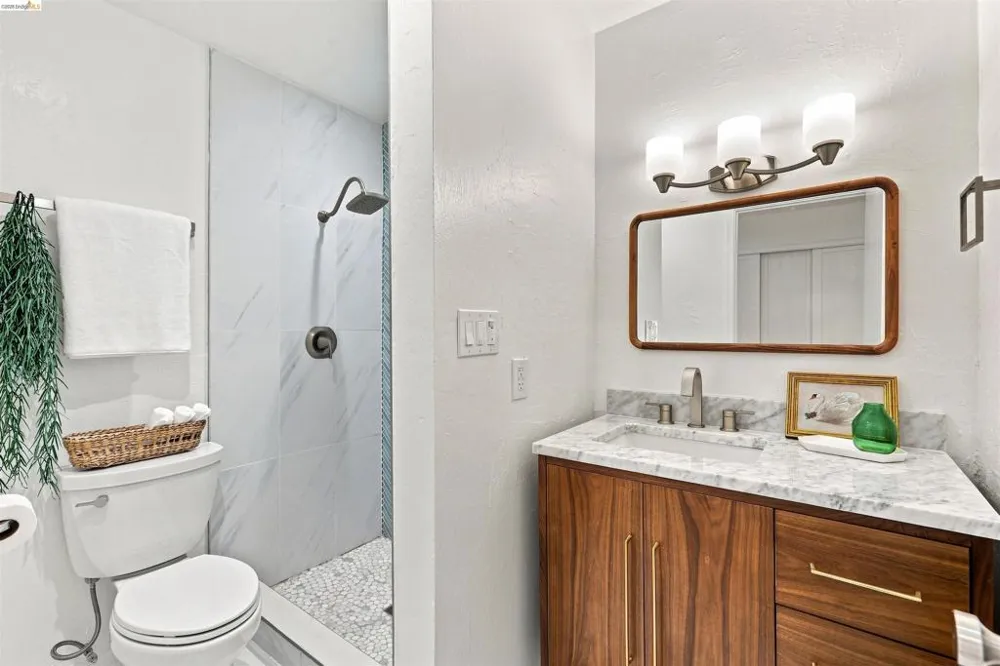 2704 Oak Rd #75 Walnut Creek, CA 94597