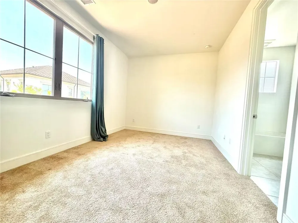 102 Abalone Irvine, CA 92620