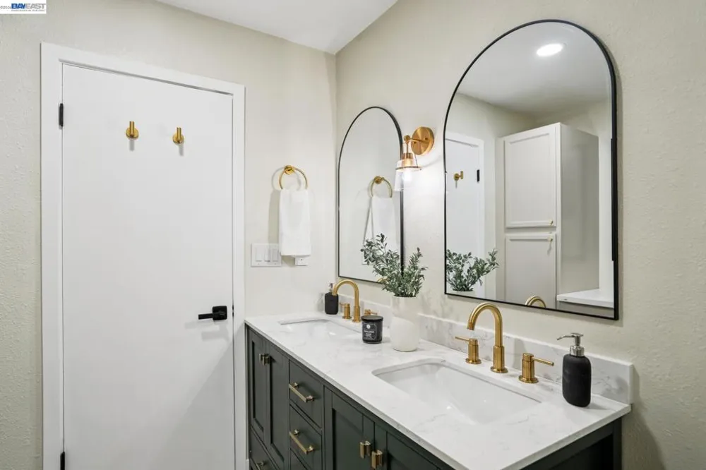 520 Celia St Hayward, CA 94544