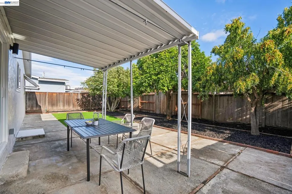 520 Celia St Hayward, CA 94544