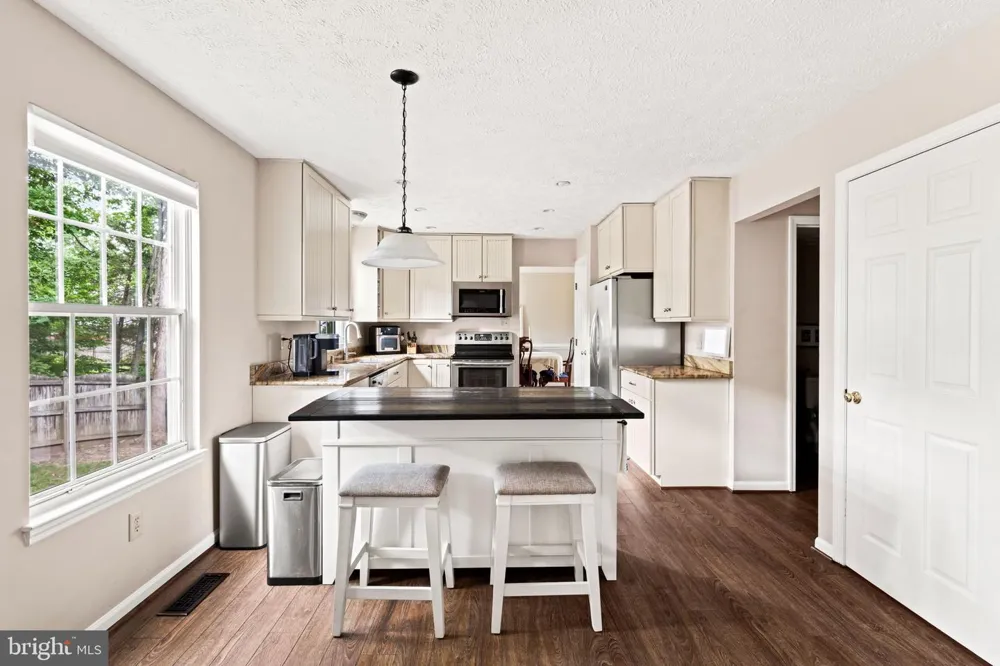4525 EDSALL DRIVE Woodbridge, VA 22193
