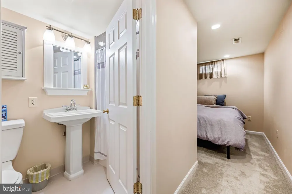 4525 EDSALL DRIVE Woodbridge, VA 22193