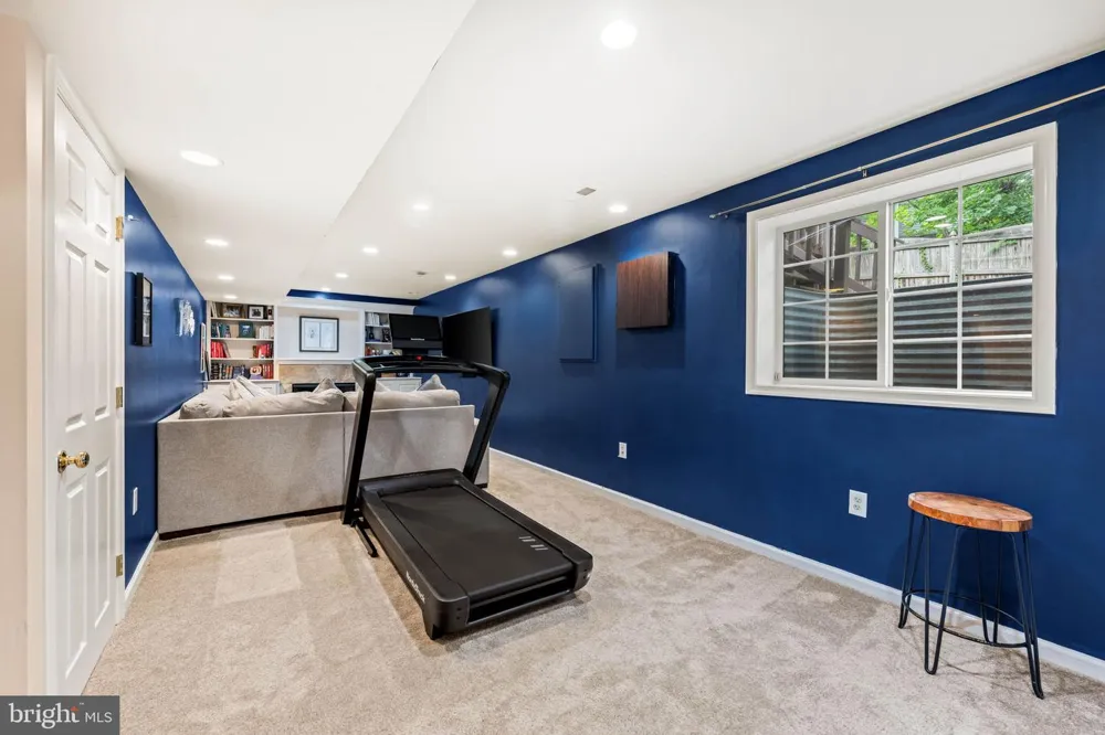 4525 EDSALL DRIVE Woodbridge, VA 22193