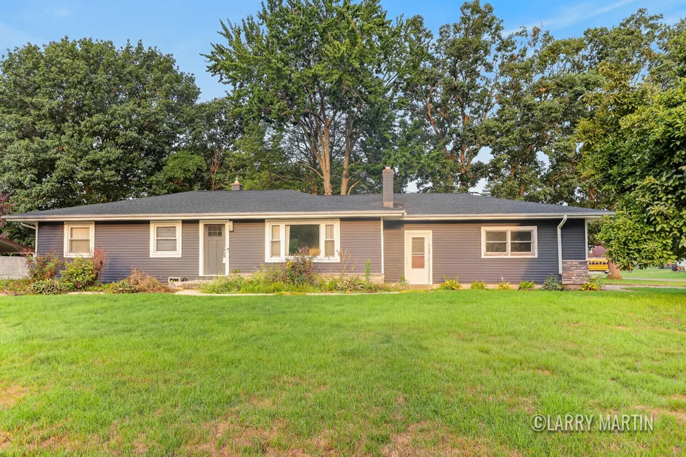 7381 Sunset Avenue Jenison, MI 49428