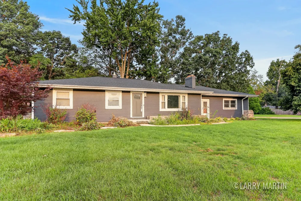7381 Sunset Avenue Jenison, MI 49428