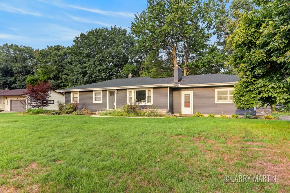7381 Sunset Avenue Jenison, MI 49428