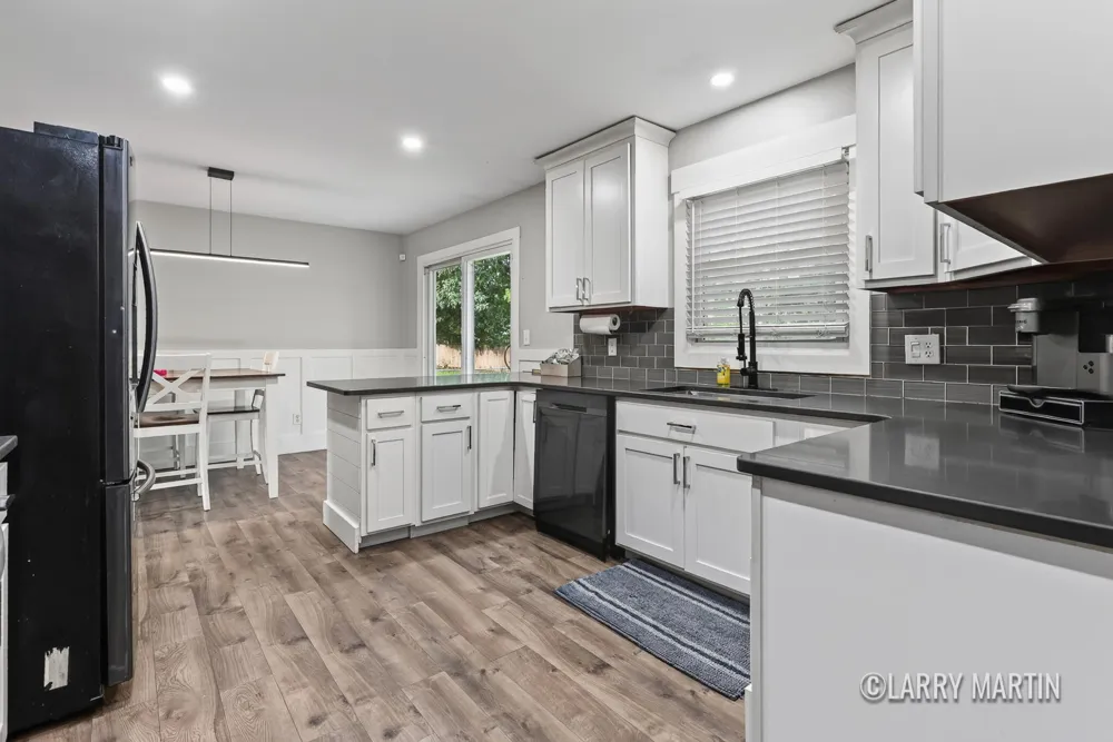 7381 Sunset Avenue Jenison, MI 49428