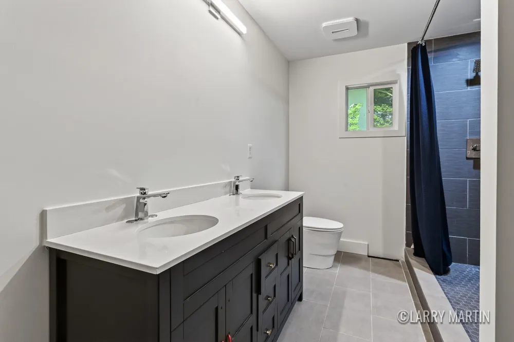 7381 Sunset Avenue Jenison, MI 49428