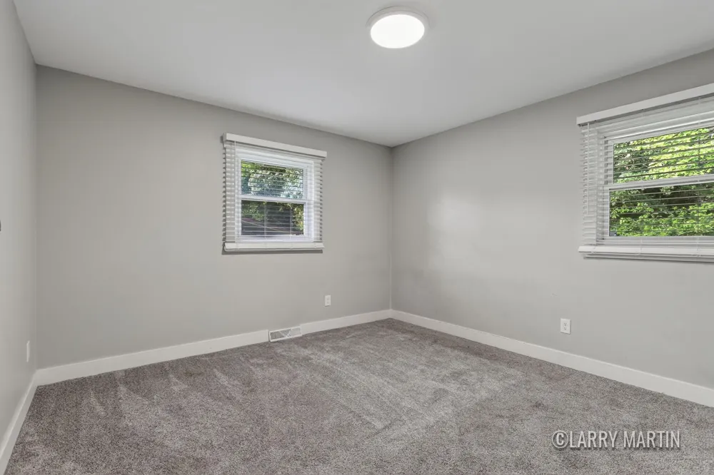 7381 Sunset Avenue Jenison, MI 49428